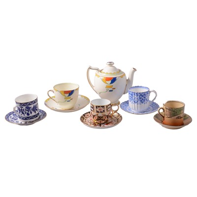 Lot 67 - Small collection of decorative teawares