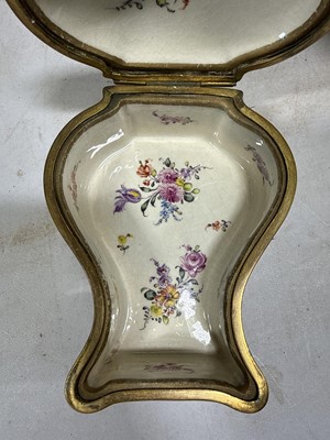 Lot 77 - 19th Century French porcelain box