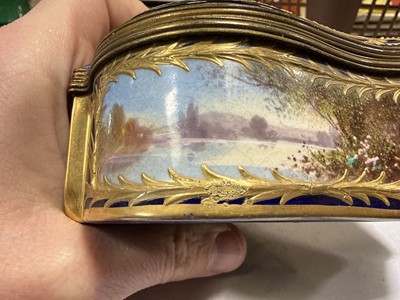 Lot 77 - 19th Century French porcelain box