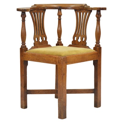 Lot 384 - Georgian mahogany corner chair
