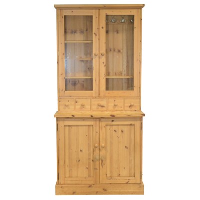 Lot 422 - Modern pine dresser