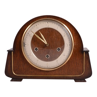 Lot 171 - 1930s Smiths oak mantel clock