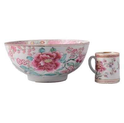 Lot 16 - Chinese polychrome porcelain small tankard and bowl