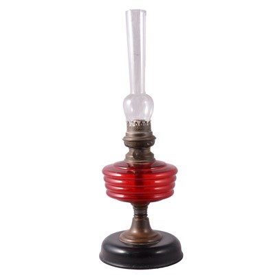 Lot 81 - Vintage oil lamp
