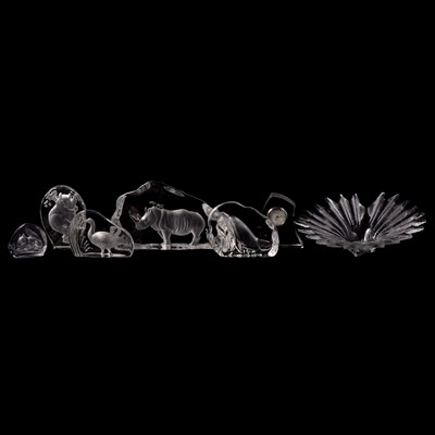 Lot 49 - Seven pieces of Art Glass animal sculptures/paperweights, etc