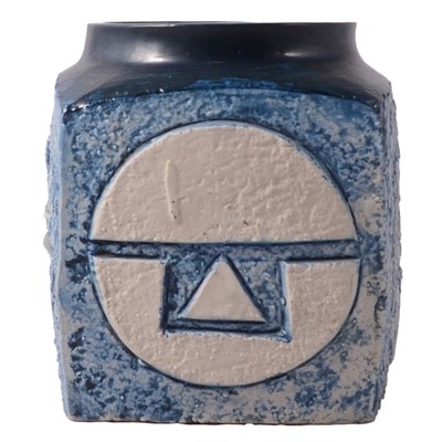 Lot 3 - Troika vase by Sue Lowe