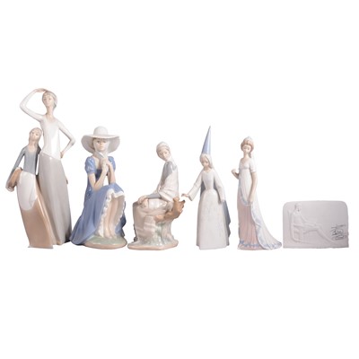 Lot 14 - Lladro and Nao - ten figurines