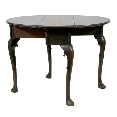 Lot 469 - Georgian mahogany dropleaf breakfast table