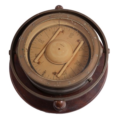 Lot 153 - Maritime Gimbal compass