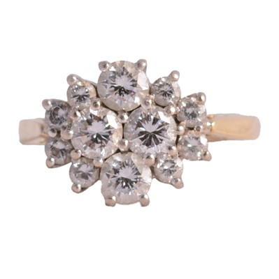 Lot 63 - A diamond cluster ring.