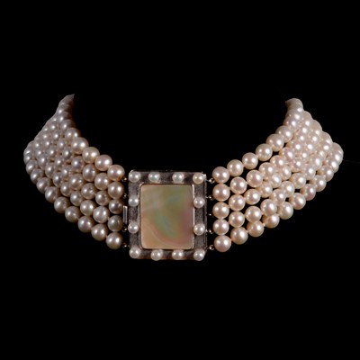 Lot 269 - A five row cultured pearl choker necklace.
