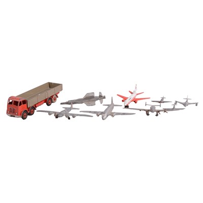 Lot 217 - Dinky Supertot 'Foden' lorry, and loose Dinky aircraft