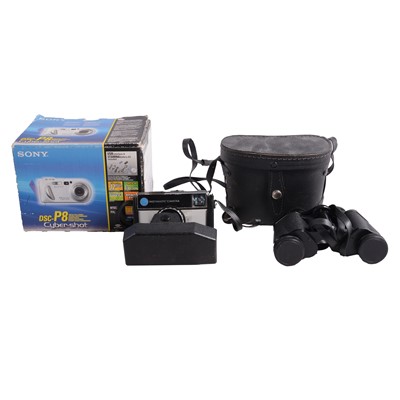 Lot 184 - Small quantity of binoculars and vintage cameras