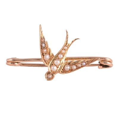 Lot 254 - Edwardian yellow metal bluebird brooch
