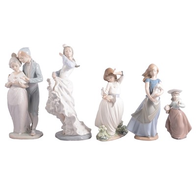 Lot 93 - Small collection of Nao porcelain figures