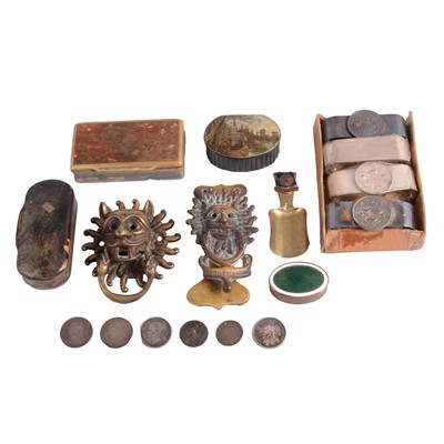 Lot 124B - Victorian horn snuff box, other boxes, and sundries.