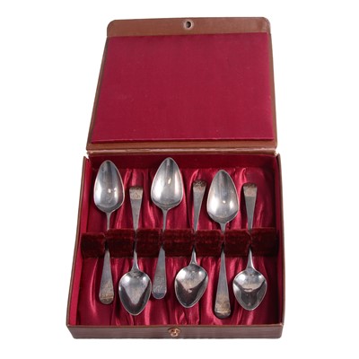 Lot 300 - Set of six George III silver teaspoons