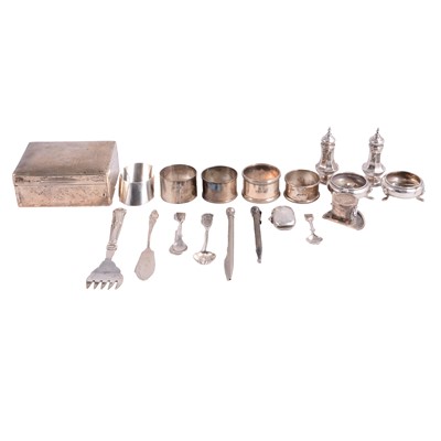Lot 275 - Small collection of silver