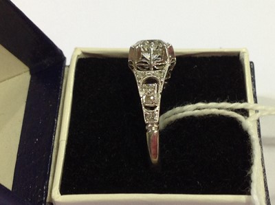 Lot 1 - A diamond solitaire ring.