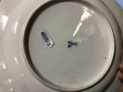 Lot 29 - Pair of Vienna cabinet plates and a Meissen cabinet plate