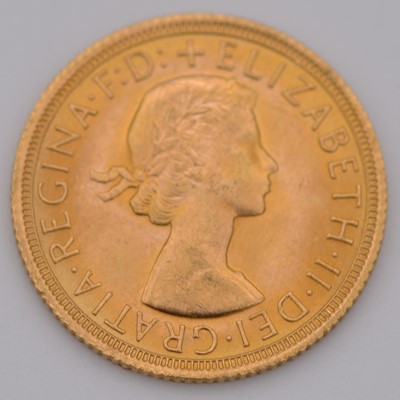 Lot 172 - Elizabeth II gold Sovereign coin, 1967, 8g.