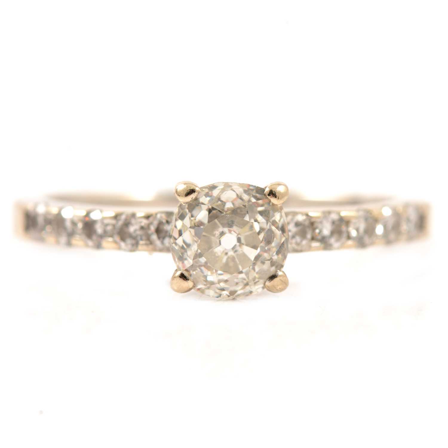 Lot 2 - A diamond solitaire ring.