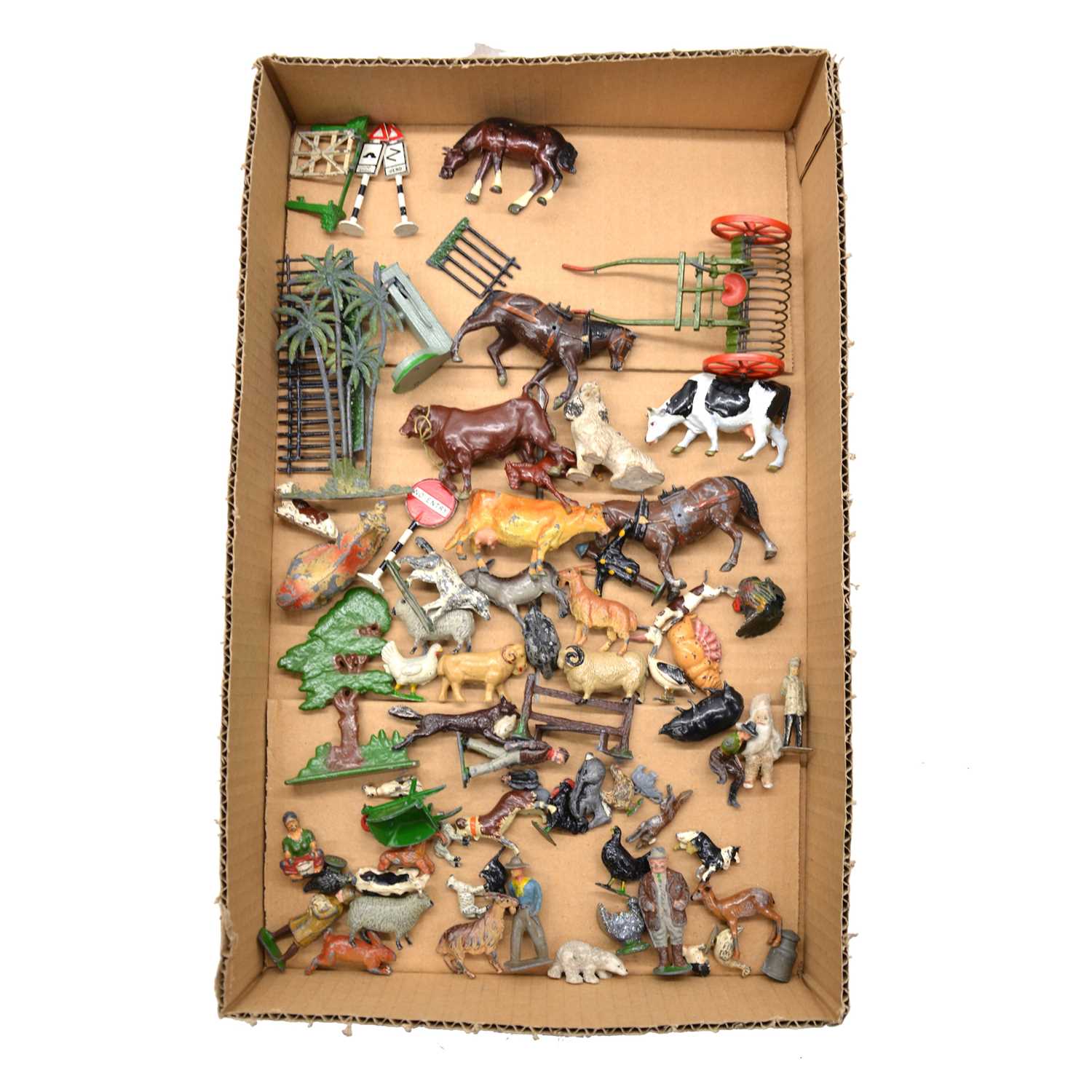Lot 1036 - One tray of lead painted farm and other animals etc.