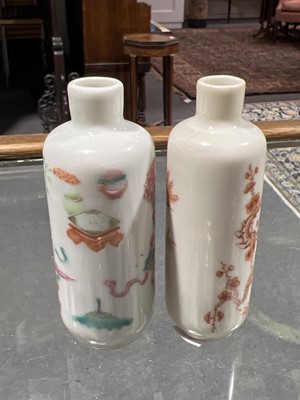 Lot 7 - Chinese porcelain teapot and a pair of miniature vases