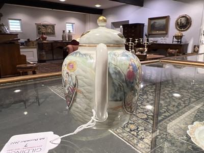 Lot 7 - Chinese porcelain teapot and a pair of miniature vases