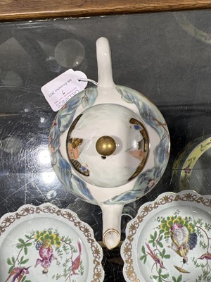 Lot 7 - Chinese porcelain teapot and a pair of miniature vases