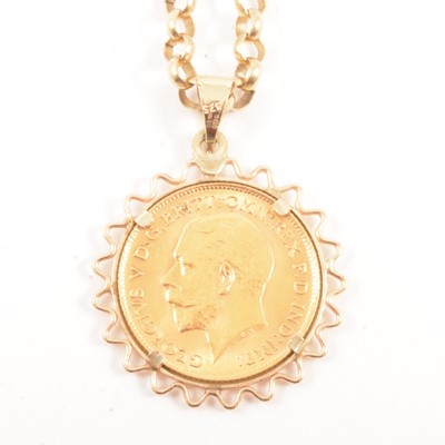 Lot 129 - A Gold Half Sovereign Coin pendant and chain.