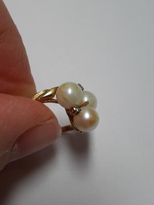 Lot 117 - A 9 carat rose gold wedding band, and six gemset rings.