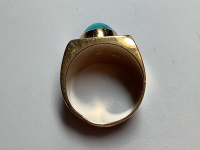 Lot 94 - A large turquoise dress ring.