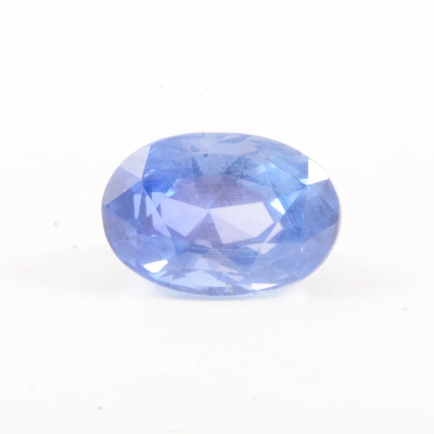 Lot 88 - A sapphire loose stone.