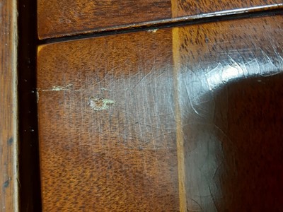 Lot 475 - Reproduction mahogany sofa table