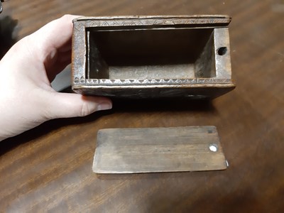 Lot 107 - Treen box