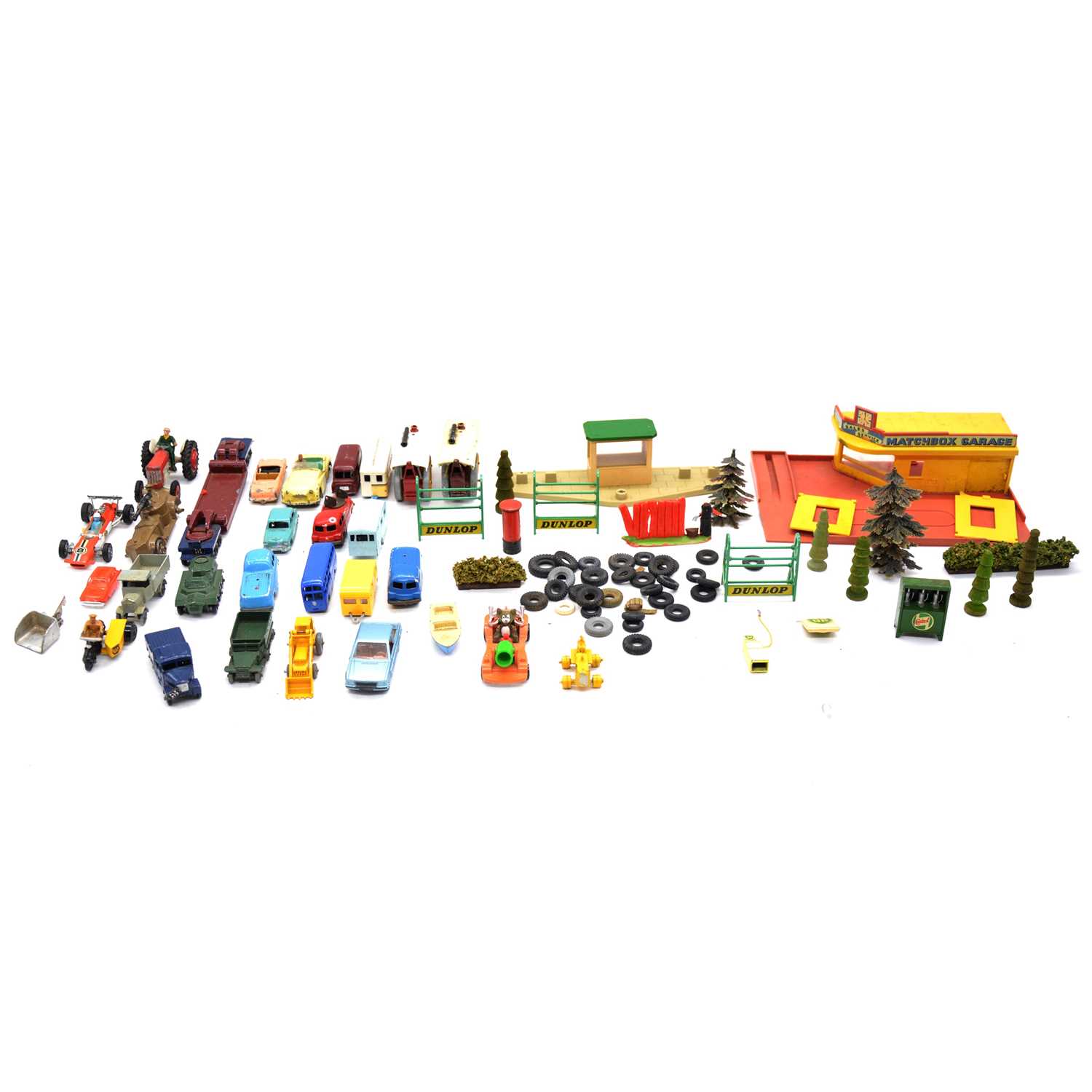 Lot 15 - A tray of loose die-cast model vehicles