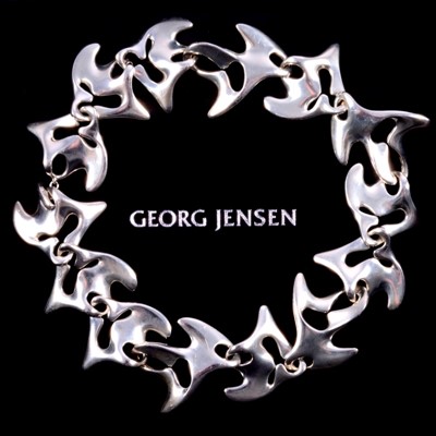 Lot 313 - Henning Koppel for Georg Jensen of Denmark - a silver necklace in the Amoeba design numbered 89.