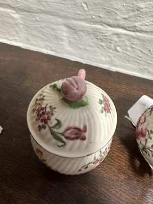 Lot 15 - Pair of Mennecy porcelain custard cups (or pot à jus).