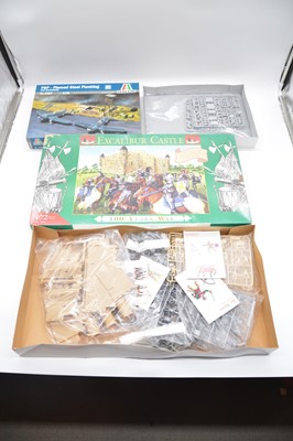 Lot 75 - Six 1/72 scale model dioramas and figure sets, boxed