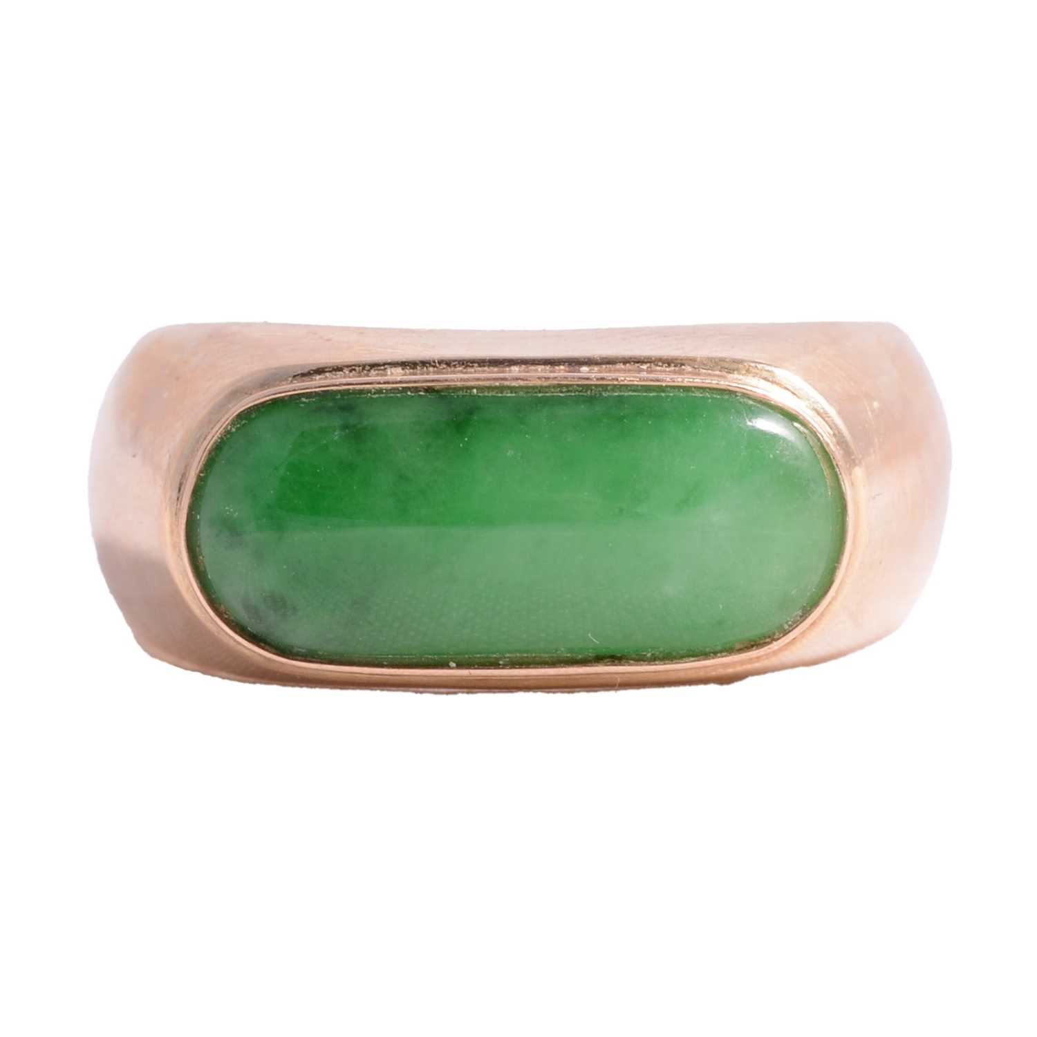 Lot 5 - A jadeite dress ring.